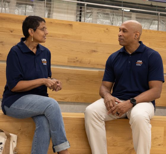Cybersecurity Faculty Members Rita Mitra and Tom Ervin have a discussion