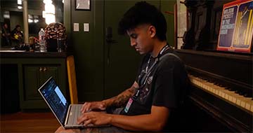 Gavin seeks a fully-online 